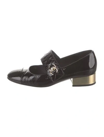 Pre-owned Chanel 2023 Interlocking Cc Logo Pumps In Black