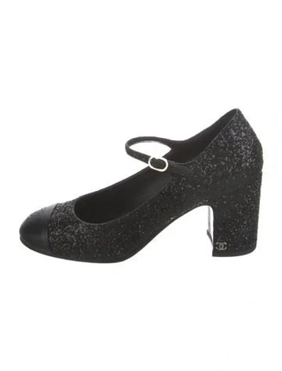 Pre-owned Chanel 2023 Interlocking Cc Logo Pumps In Black