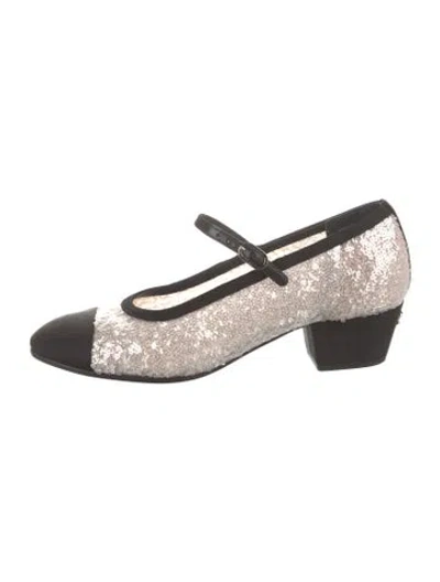 Pre-owned Chanel 2023 Interlocking Cc Logo Pumps In Multi