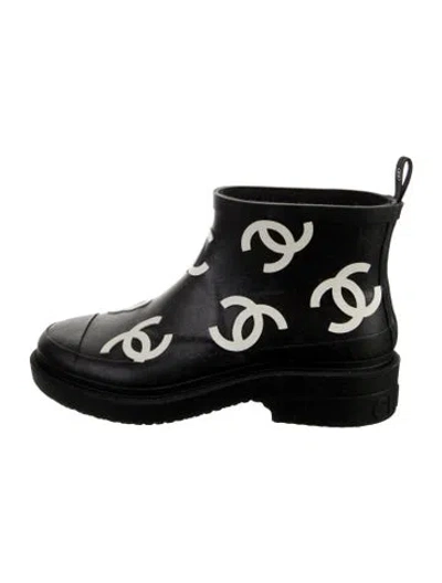 Pre-owned Chanel 2023 Interlocking Cc Logo Rain Boots In Black