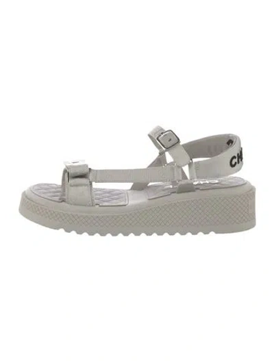 Pre-owned Chanel 2023 Interlocking Cc Logo Sandals In White