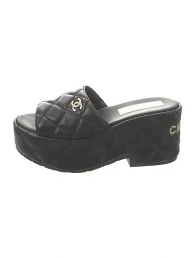 Pre-owned Chanel 2023 Interlocking Cc Logo Slides In Black