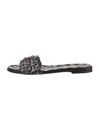 Pre-owned Chanel 2023 Interlocking Cc Logo Slides In Black