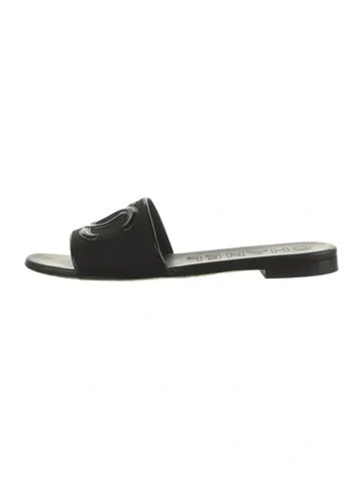 Pre-owned Chanel 2023 Interlocking Cc Logo Slides In Black