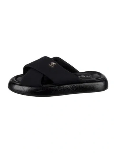 Pre-owned Chanel 2023 Interlocking Cc Logo Slides In Black