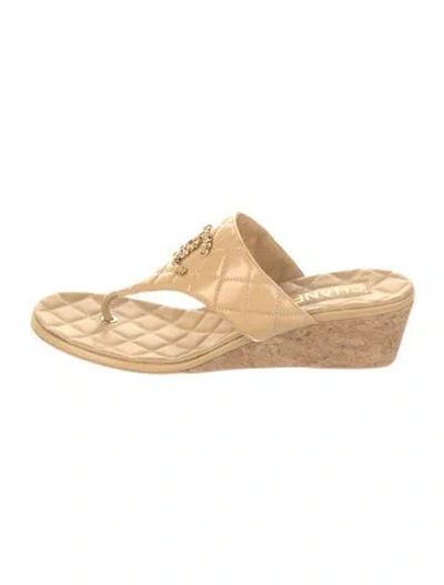 Pre-owned Chanel 2023 Interlocking Cc Logo Slides In Neutral