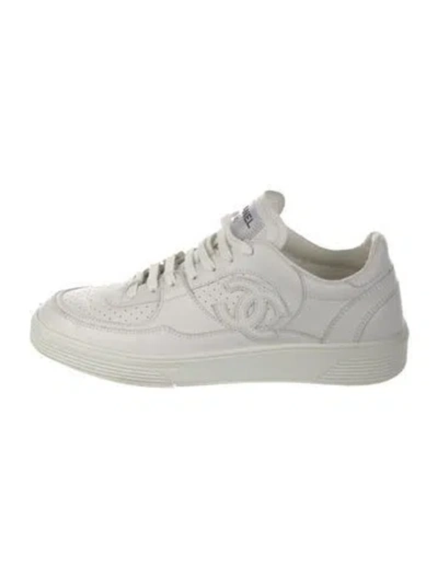 Pre-owned Chanel 2023 Interlocking Cc Logo Sneakers In White
