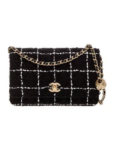 Pre-owned Chanel 2023 Pearl Crush Wallet On Chain In Black