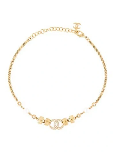 Pre-owned Chanel 2024 Faux Pearl & Strass Cc Choker Necklace, 15.5" In Multicolor