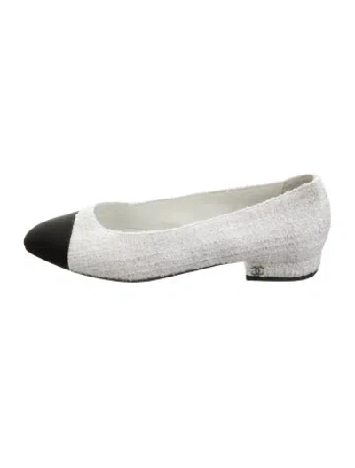 Pre-owned Chanel 2024 Interlocking Cc Logo Ballet Flats In White
