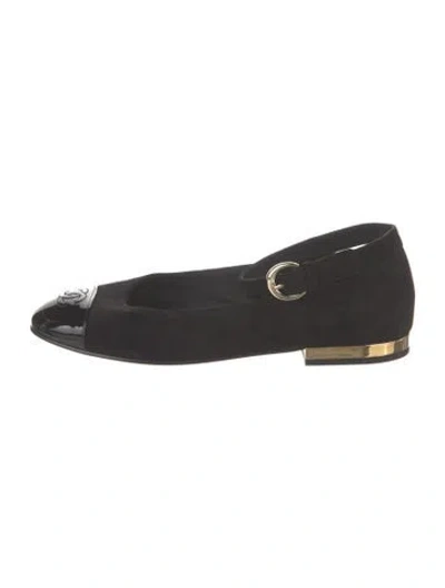 Pre-owned Chanel 2024 Interlocking Cc Logo Flats In Black