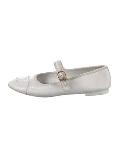 Pre-owned Chanel 2024 Interlocking Cc Logo Mary Jane Flats In Gold/white