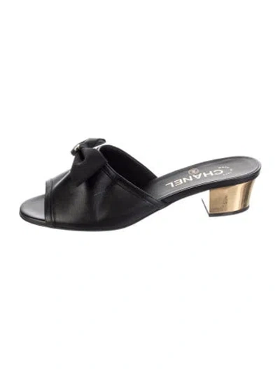 Pre-owned Chanel 2024 Interlocking Cc Logo Mules In Black