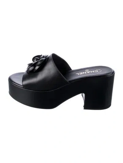 Pre-owned Chanel 2024 Interlocking Cc Logo Slides In Black