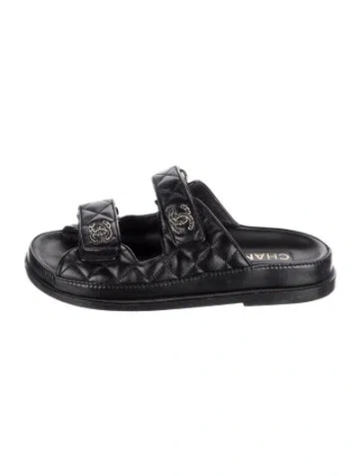Pre-owned Chanel 2024 Interlocking Cc Logo Slides In Black