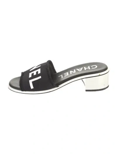 Pre-owned Chanel 2024 Interlocking Cc Logo Slides In Black