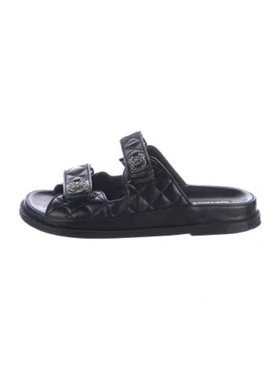 Pre-owned Chanel 2024 Interlocking Cc Logo Slides In Black