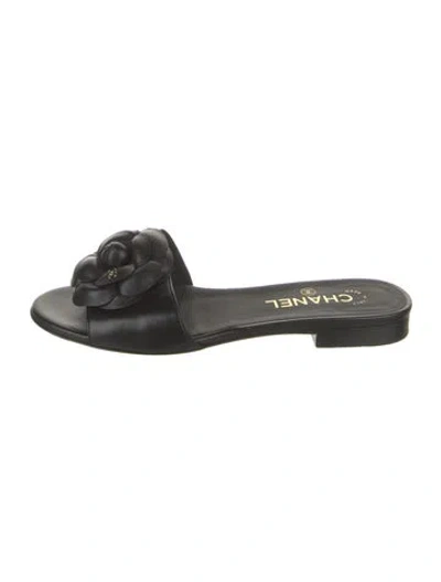 Pre-owned Chanel 2024 Interlocking Cc Logo Slides In Black