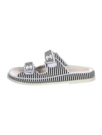 Pre-owned Chanel 2024 Interlocking Cc Logo Slides In White