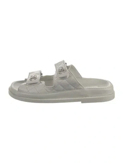Pre-owned Chanel 2024 Interlocking Cc Logo Slides In White
