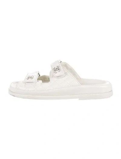 Pre-owned Chanel 2024 Interlocking Cc Logo Slides In White