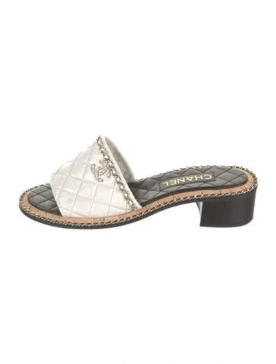 Pre-owned Chanel 2024 Interlocking Cc Logo Slides In White