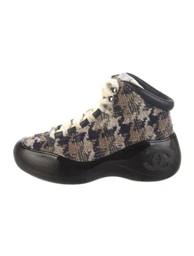 Pre-owned Chanel 2024-2025 Interlocking Cc Logo Hiking Boots In Neutral