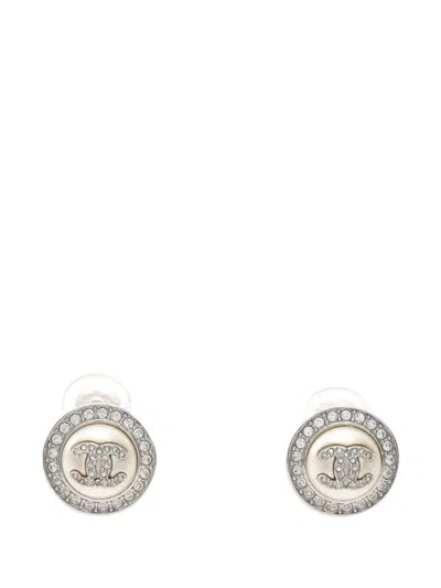 Pre-owned Chanel 2025 Cc Stainless Steel Faux Pearl And Rhinestone Round Clip On Earrings Costume Earrings In White