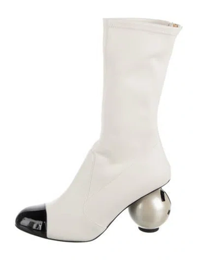 Pre-owned Chanel 2025 Interlocking Cc Logo Boots In White