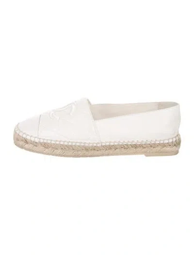 Pre-owned Chanel 2025 Interlocking Cc Logo Espadrilles In White