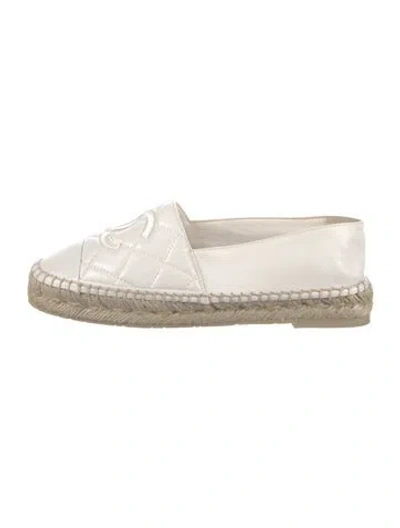 Pre-owned Chanel 2025 Interlocking Cc Logo Espadrilles In White