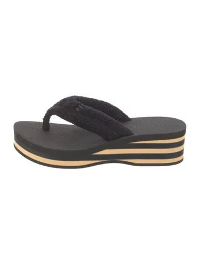 Pre-owned Chanel 2025 Interlocking Cc Logo Flip Flops In Black