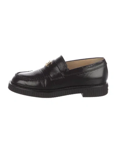 Pre-owned Chanel 2025 Interlocking Cc Logo Loafers In Black