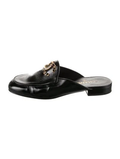 Pre-owned Chanel 2025 Interlocking Cc Logo Mules In Black