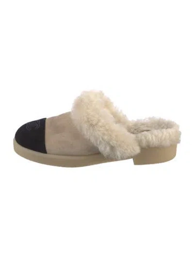 Pre-owned Chanel 2025 Interlocking Cc Logo Mules In Neutral