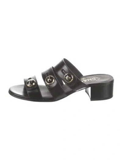 Pre-owned Chanel 2025 Interlocking Cc Logo Slides In Black
