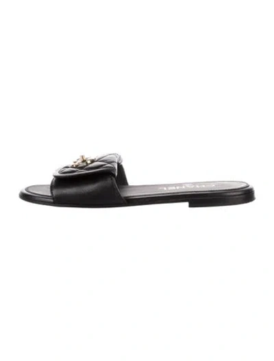 Pre-owned Chanel 2025 Interlocking Cc Logo Slides In Black