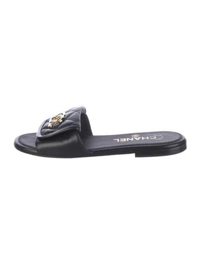 Pre-owned Chanel 2025 Interlocking Cc Logo Slides In Black