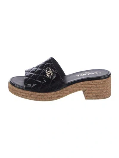 Pre-owned Chanel 2025 Interlocking Cc Logo Slides In Blue
