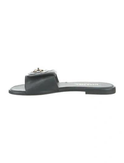 Pre-owned Chanel 2025 Interlocking Cc Logo Slides In Grey