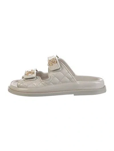Pre-owned Chanel 2025 Interlocking Cc Logo Slides In Neutral