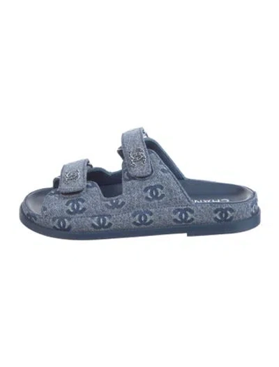Pre-owned Chanel 2025 Interlocking Cc Logo Slides W/ Tags In Blue