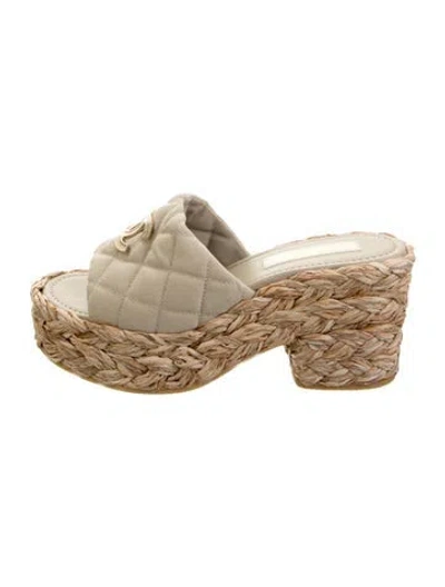 Pre-owned Chanel 2025 Interlocking Cc Logo Slides In White