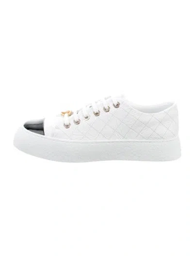 Pre-owned Chanel 2025 Interlocking Cc Logo Sneakers In White