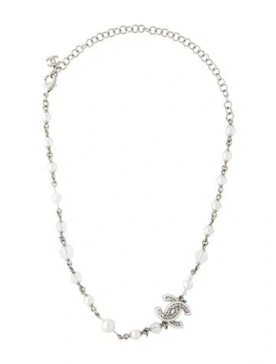 Pre-owned Chanel 2025 Strass, Faux Pearl & Resin Cc Choker Necklace, 18.5" In Multi