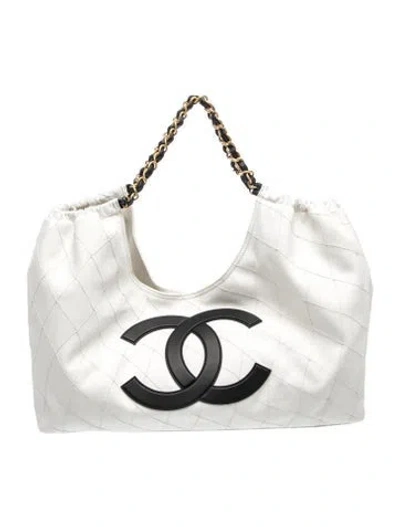 Pre-owned Chanel 2026 Coco Beach Maxi Hobo In White