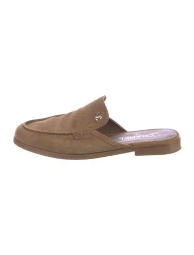 Pre-owned Chanel 2026 Interlocking Cc Logo Loafers In Neutrals