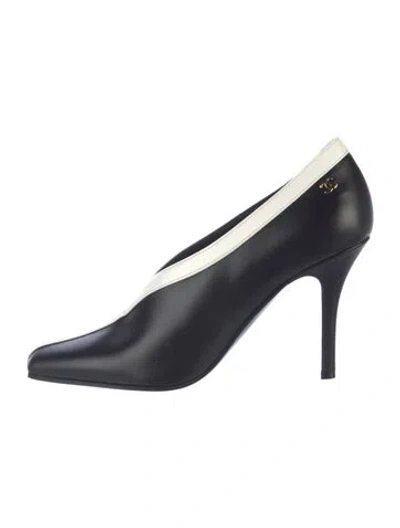 Pre-owned Chanel 2026 Interlocking Cc Logo Pumps In Black