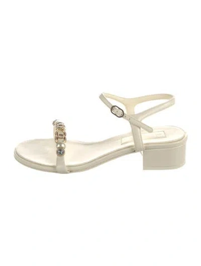 Pre-owned Chanel 2026 Interlocking Cc Logo Sandals In White