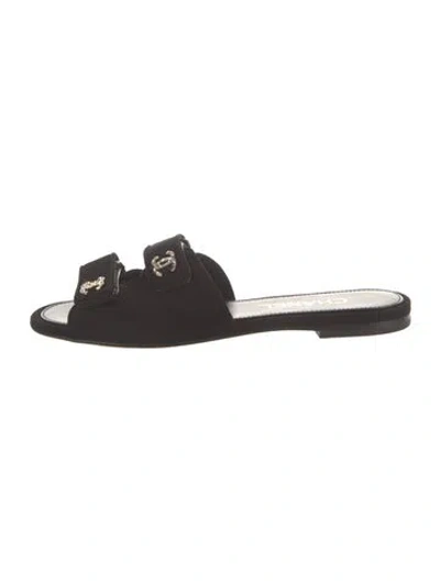 Pre-owned Chanel 2026 Interlocking Cc Logo Slides In Black